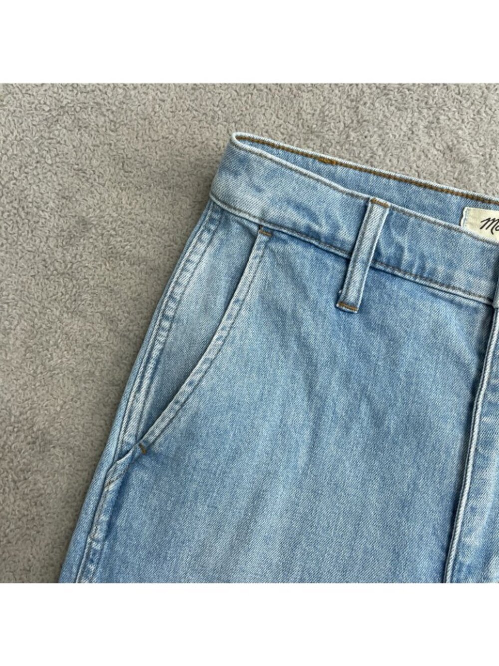Madewell Women's 26 High-Rise Light Wash Jeans Tapered Leg P0290 - Picture 5 of 11